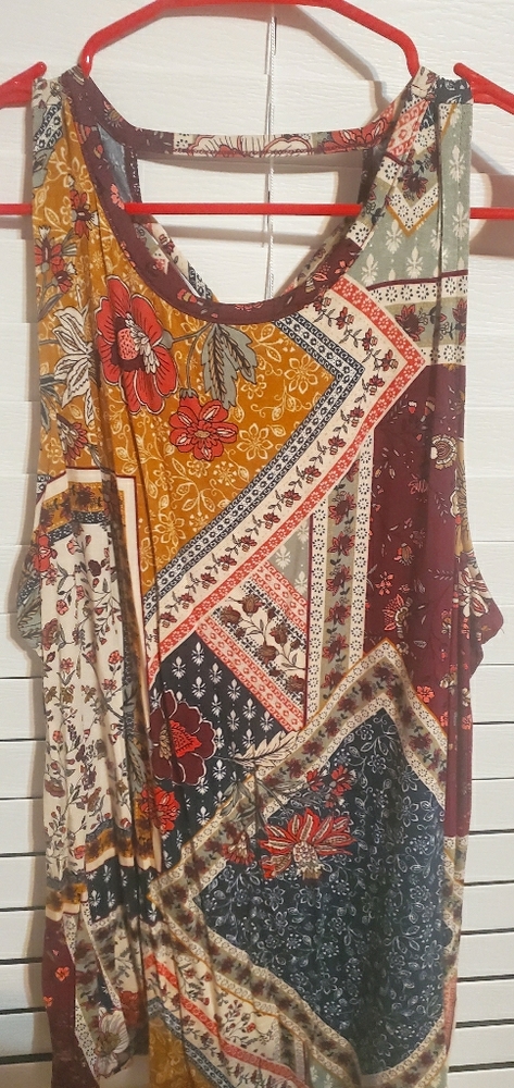 Cute tank for all seasons--never worn